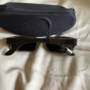 Maui Jim Sport sunglasses Atoll style. Excellent condition includes case.